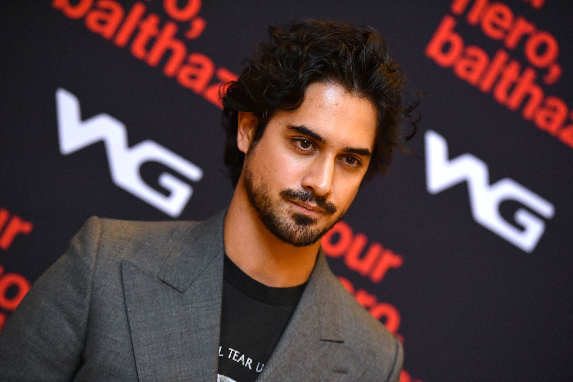 AVAN JOGIA