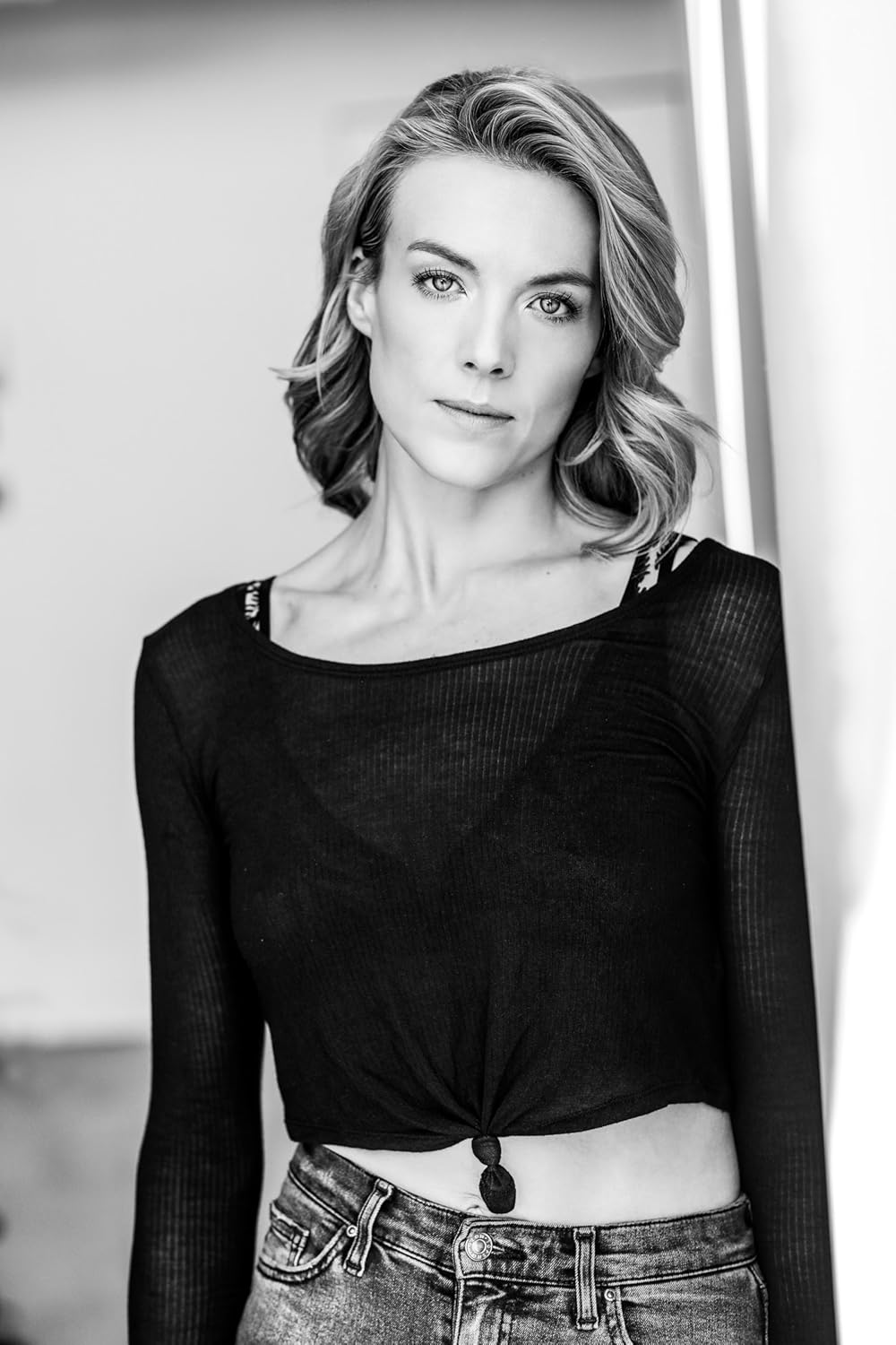 RHIANNON ROBERTS