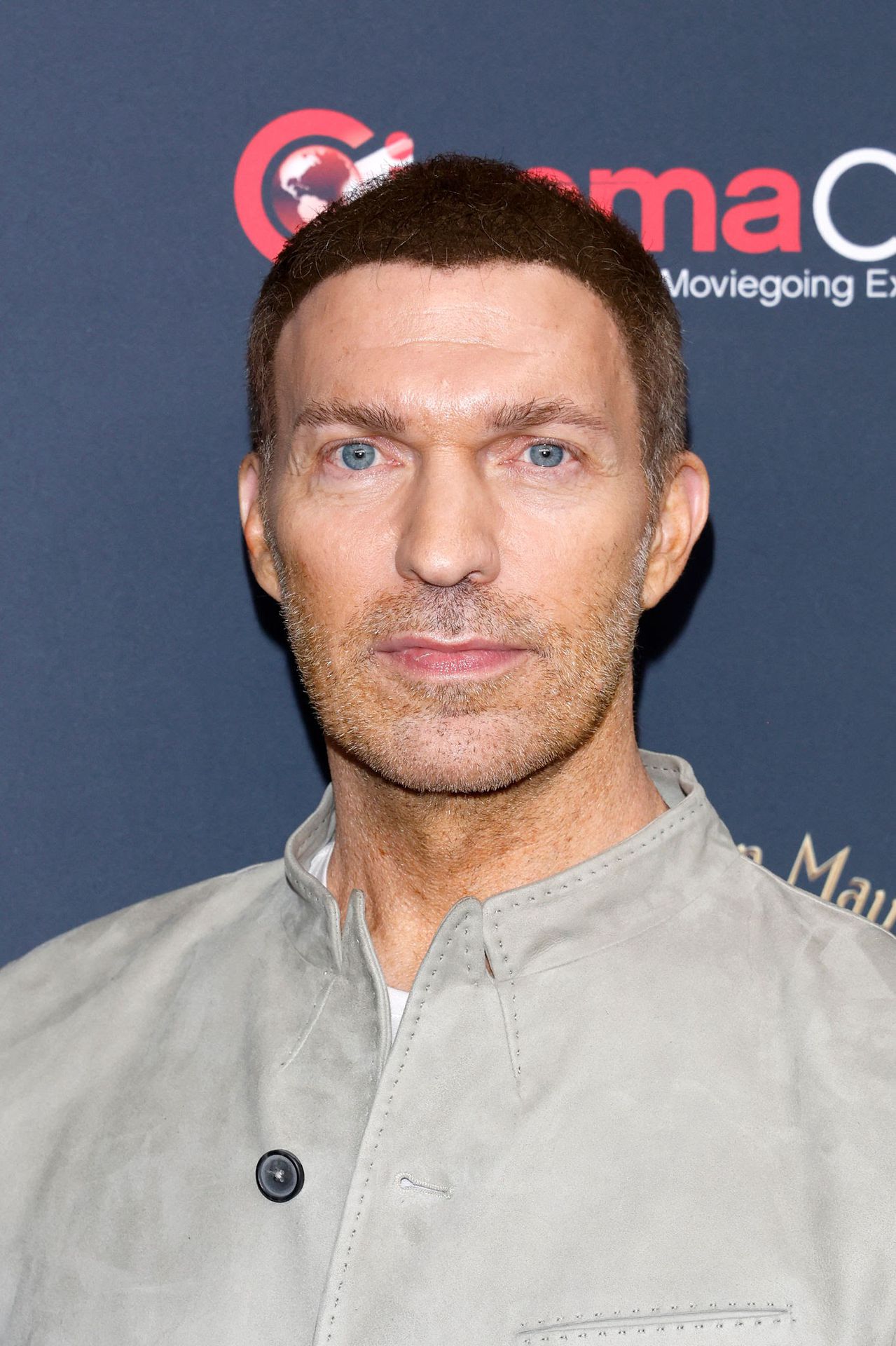 TRAVIS KNIGHT